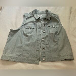 d&co. denim + company pinstripe vest. 1X GUC